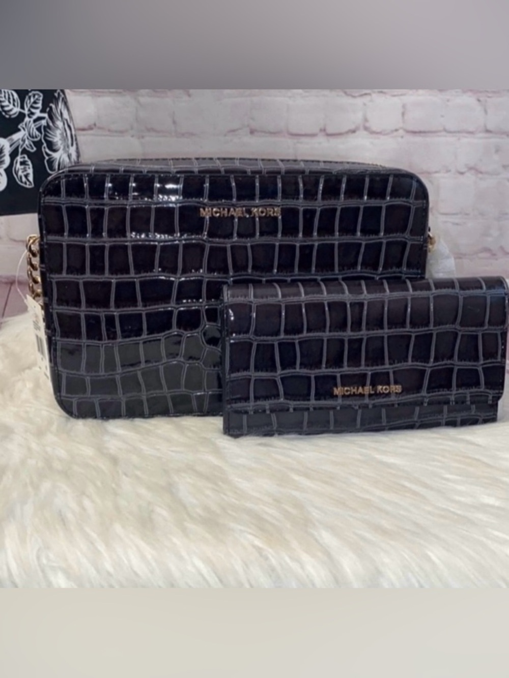 Michael Kors JET SET Crossbody/JET SET Trifold Wallet 2pc Set